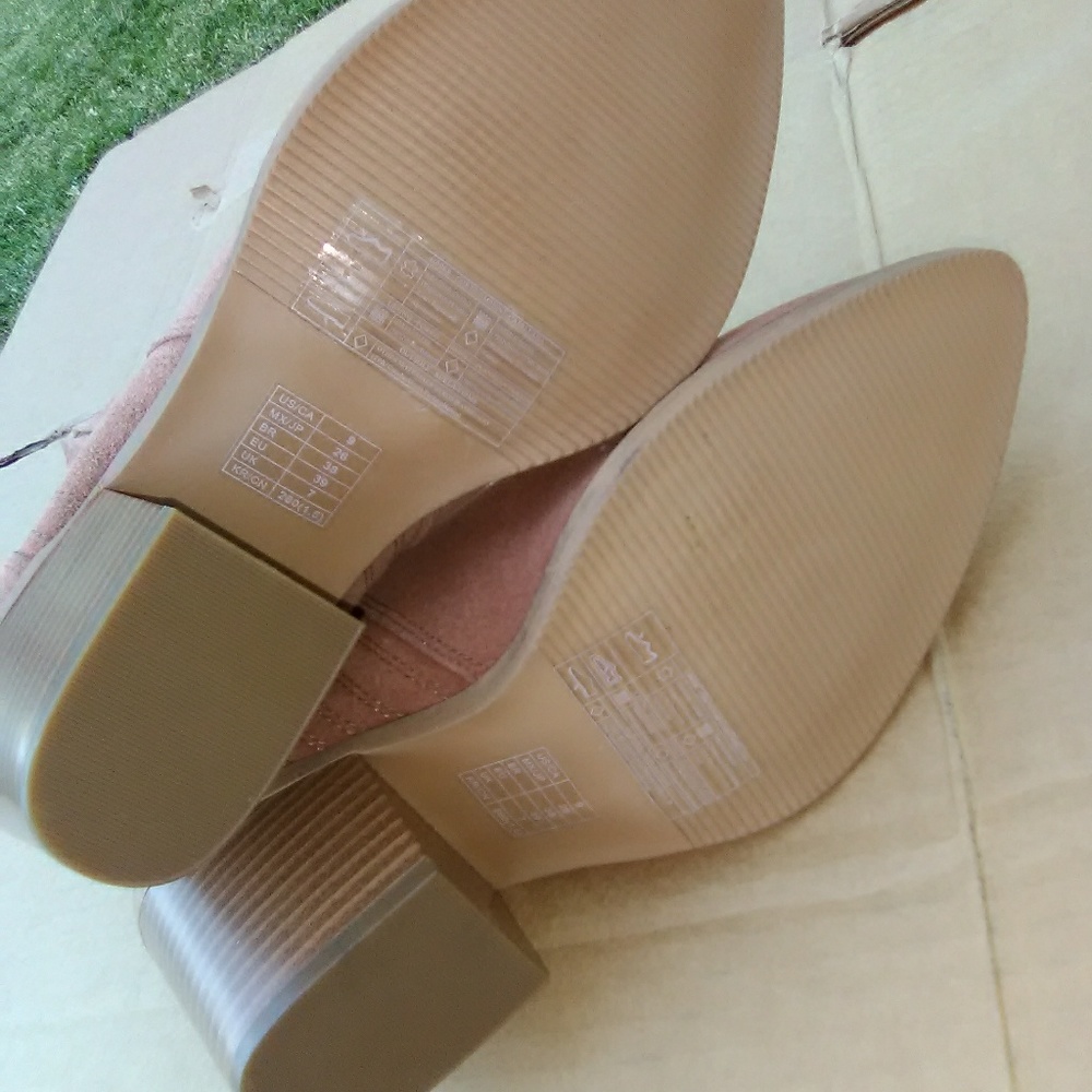Faux suede brown Western ankle booties - Picture 7 of 8